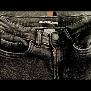 Zara super elastic skinny distressed ankle jeans size 8